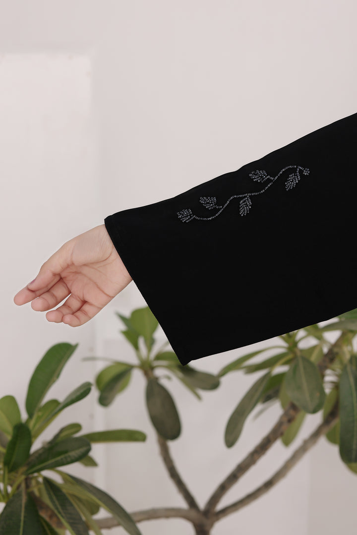 Lubna | Black