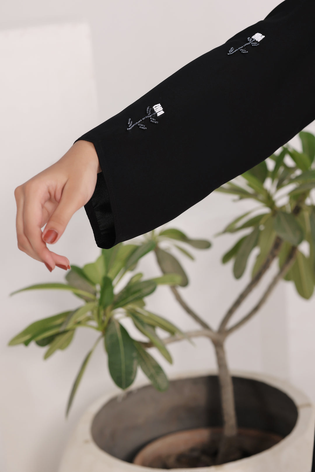 Anisa | Black