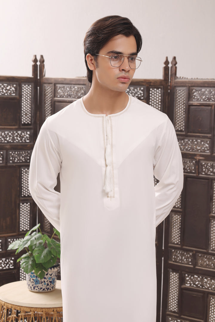 Off-White Omani Jubbah | J060
