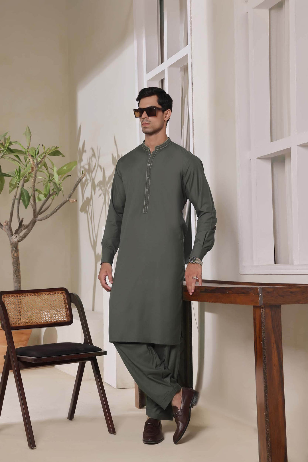 Grey Embroidery K-S | KS-162 - Al-Deebaj