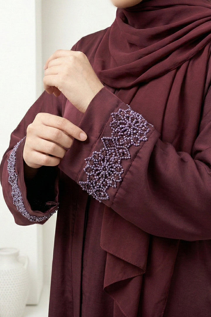 Yasmeen | Maroon